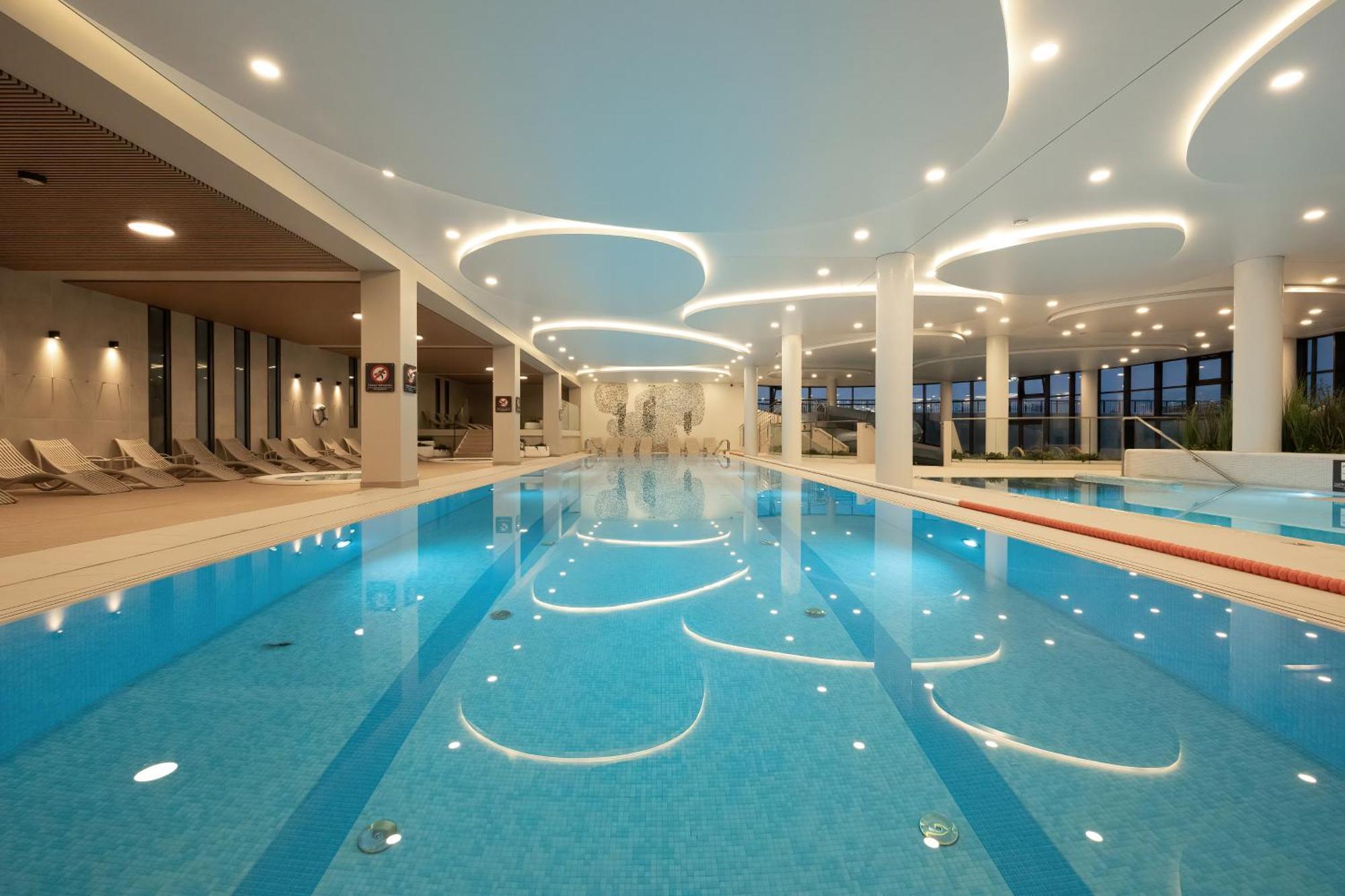 Family Apartment With Gym And Swimming Pool By Renters Prestige Kolobrzeg Ngoại thất bức ảnh