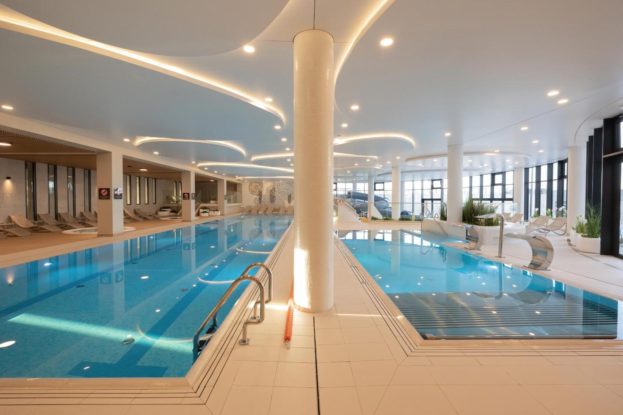 Family Apartment With Gym And Swimming Pool By Renters Prestige Kolobrzeg Ngoại thất bức ảnh