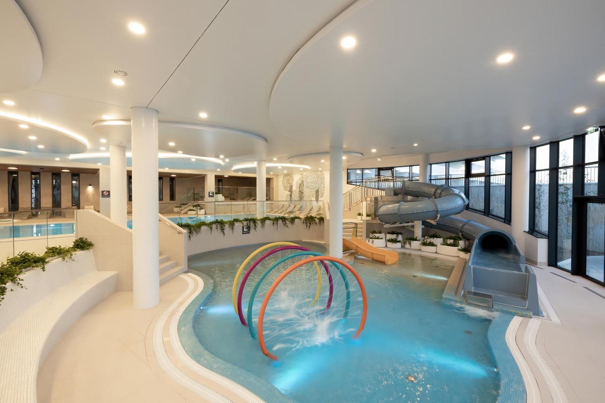 Family Apartment With Gym And Swimming Pool By Renters Prestige Kolobrzeg Ngoại thất bức ảnh